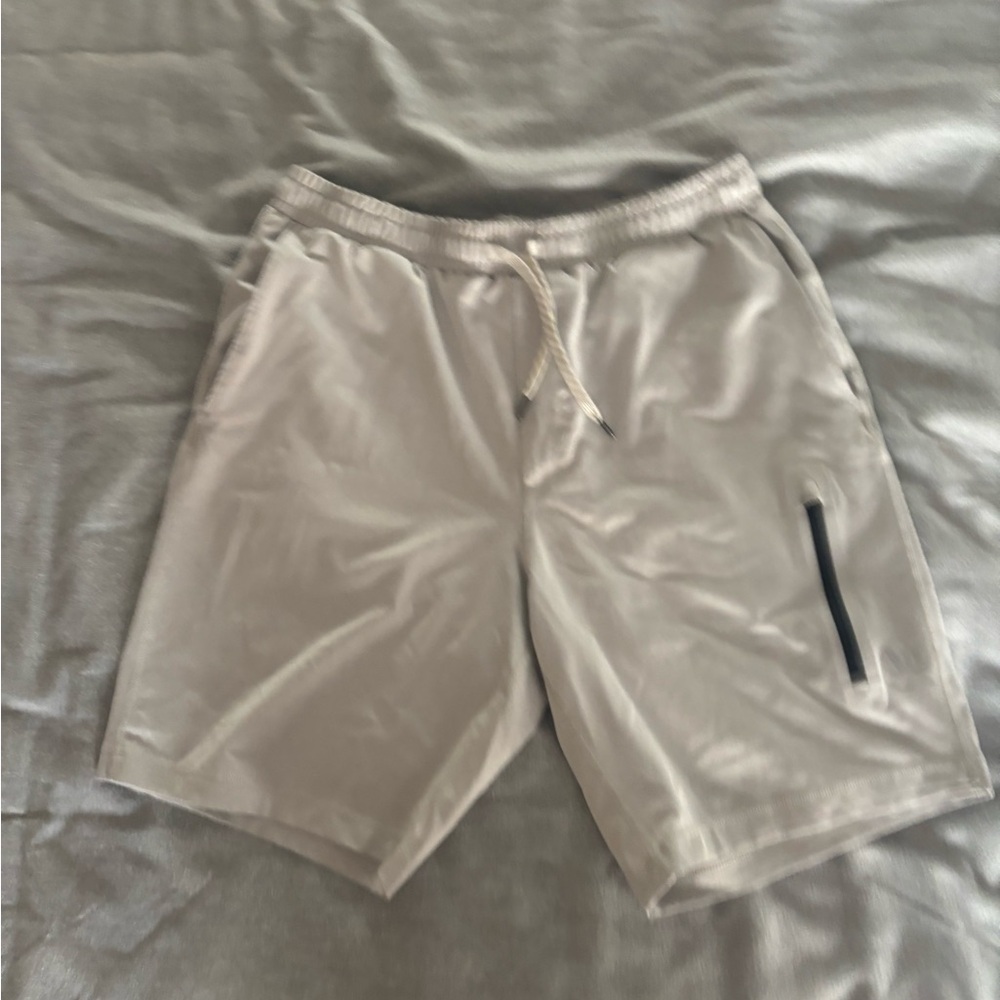 Vuori Sunday Performance Shorts - Picture 2 of 7
